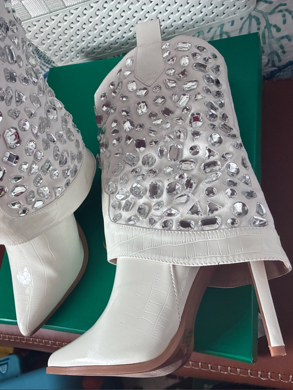 🤍✨Lauren Lorraine White Embellished Cowboy High-Heel Boots.✨🤍